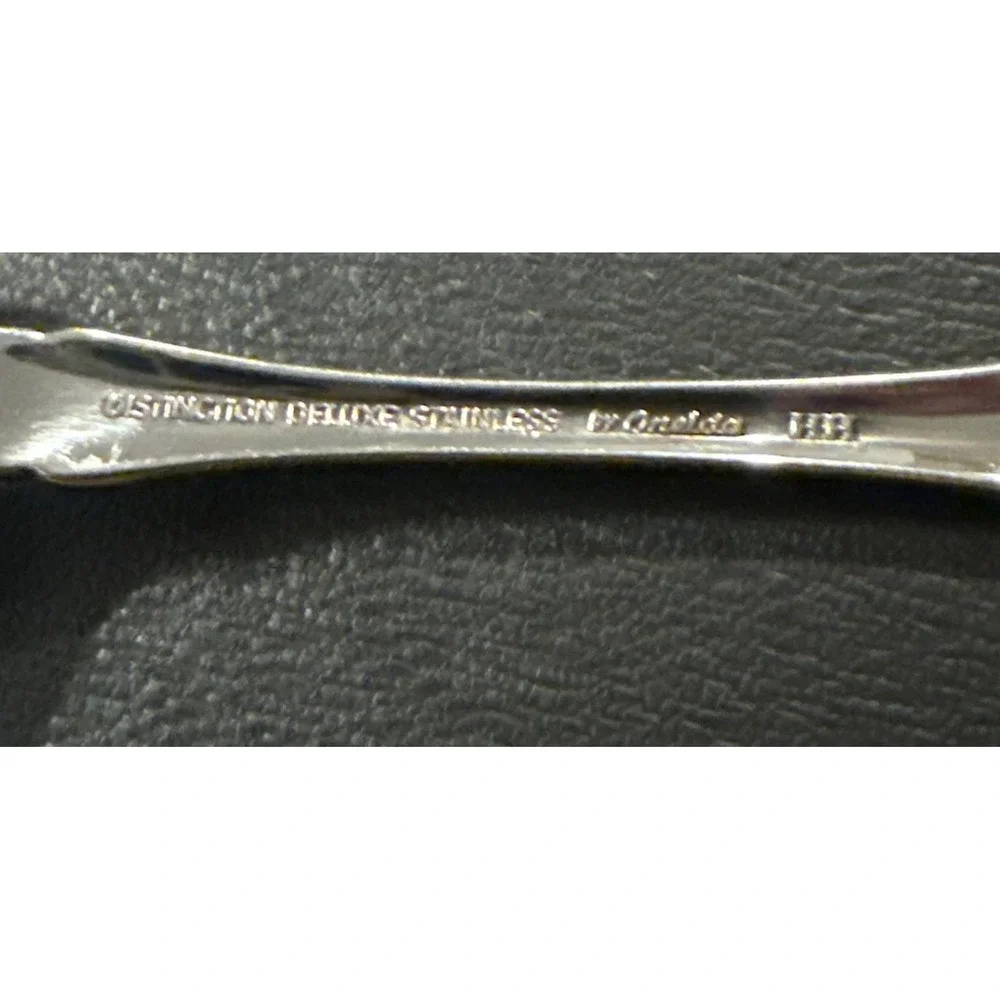 Oneida Raphael HH Distinction Deluxe Stainless Dinner Salad Fork Lot Of 2